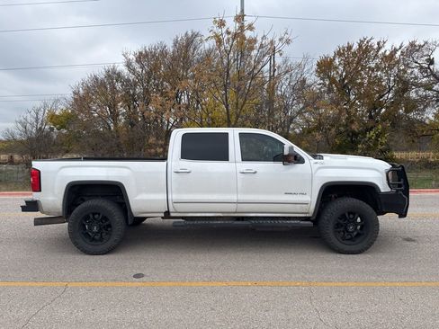 Used 2019 GMC Sierra 2500 SLT w/ Duramax Plus Package image 4