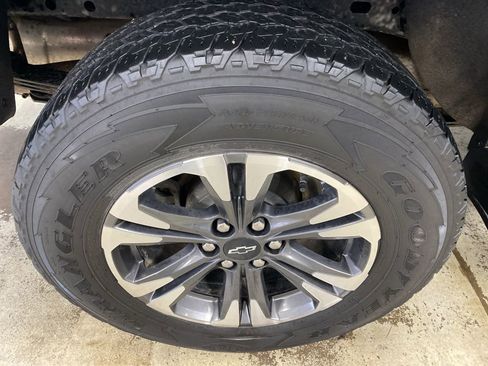 Used 2022 Chevrolet Colorado Z71 w/ Safety Package image 12