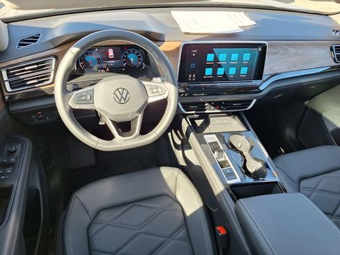 New 2026 Volkswagen Atlas SE image 9