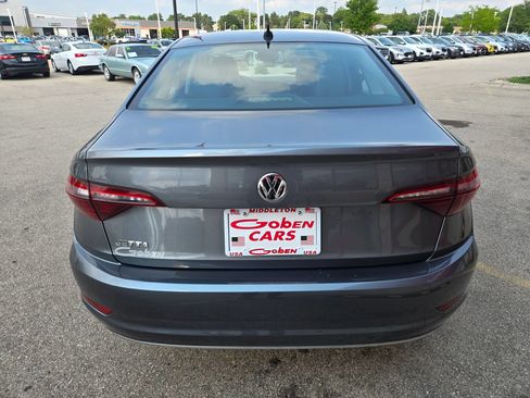 Used 2020 Volkswagen Jetta SE w/ SE Cold Weather Package FWD image 5