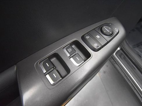 Used 2022 Kia Sportage LX image 13