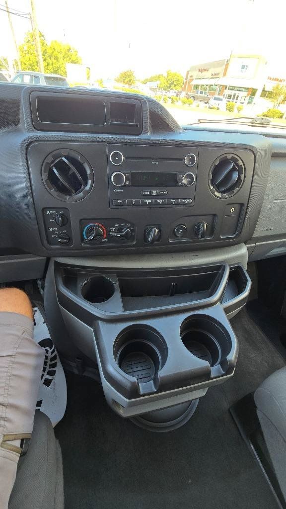 Used 2014 Ford E-150 and Econoline 150 Wagon RWD image 22