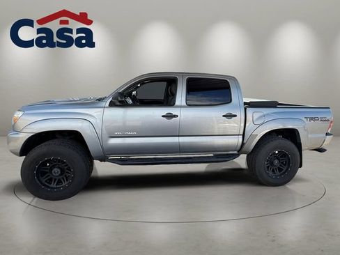 Used 2015 Toyota Tacoma 4x4 Double Cab w/ TRD Off-Road Package image 3