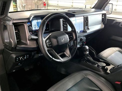 Used 2022 Ford Bronco Outer Banks w/ Sasquatch Package image 13