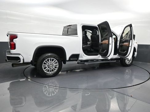 Used 2022 Chevrolet Silverado 2500 High Country AWD/4WD image 33