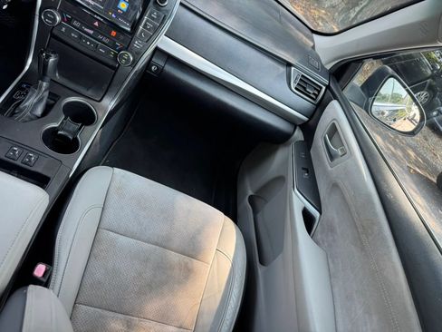 Used 2017 Toyota Camry XSE w/ Moonroof Package FWD image 12