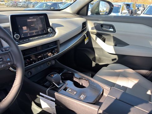 New 2026 Nissan Rogue SV image 22