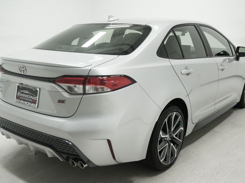 Used 2021 Toyota Corolla SE FWD image 4