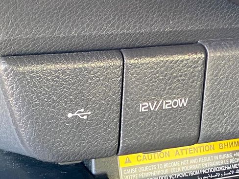 Used 2020 Toyota Camry XLE image 16