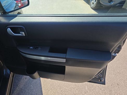 Used 2010 Mitsubishi Endeavor SE image 26