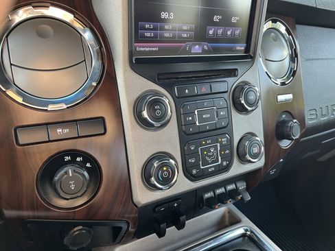 Used 2013 Ford F250 Lariat w/ Lariat Ultimate Pkg image 19