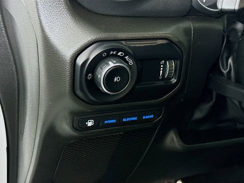 Used 2023 Jeep Wrangler Unlimited Sahara image 20