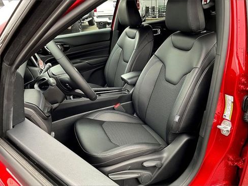 New 2025 Jeep Compass Latitude w/ Altitude Special Edition image 9