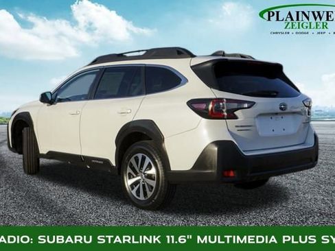 Used 2023 Subaru Outback Premium image 2
