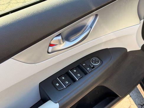 Used 2022 Kia Forte LXS w/ LXS Technology Package FWD image 20