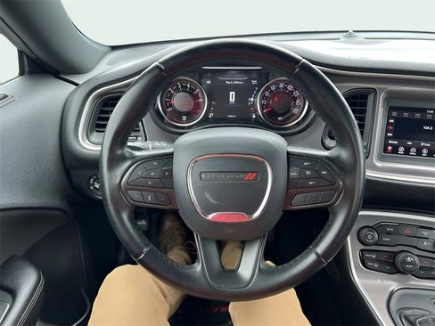 Used 2021 Dodge Challenger SXT image 18