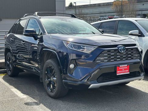 Used 2021 Toyota RAV4 XSE image 3