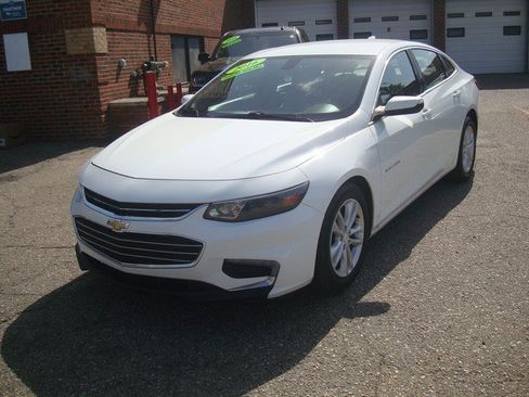 Used 2016 Chevrolet Malibu LT FWD image 1