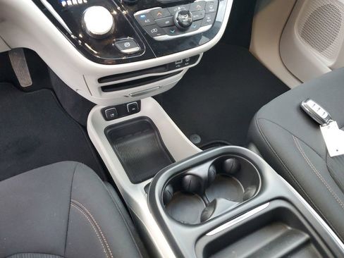 Used 2018 Chrysler Pacifica Touring Plus image 24