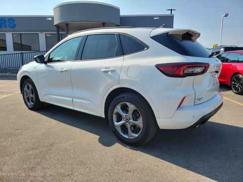 Used 2023 Ford Escape ST-Line w/ Tech Pack #1 AWD/4WD image 3