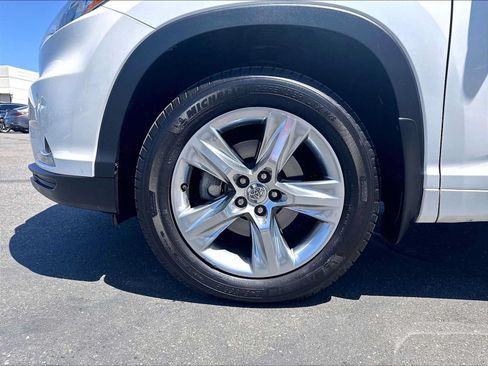 Used 2015 Toyota Highlander Limited Platinum AWD/4WD image 12