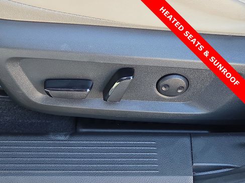 Used 2023 Nissan Rogue SV w/ SV Premium B Package image 14