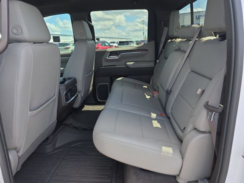 Used 2023 GMC Sierra 1500 SLT w/ SLT Premium Plus Package AWD/4WD image 11
