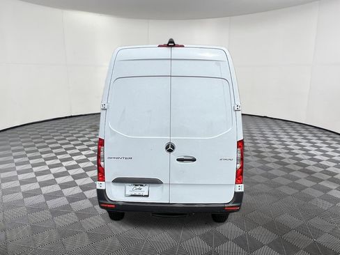Used 2025 Mercedes-Benz Sprinter 2500 image 5