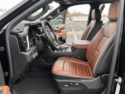 Used 2025 GMC Sierra 3500 Denali Ultimate image 3