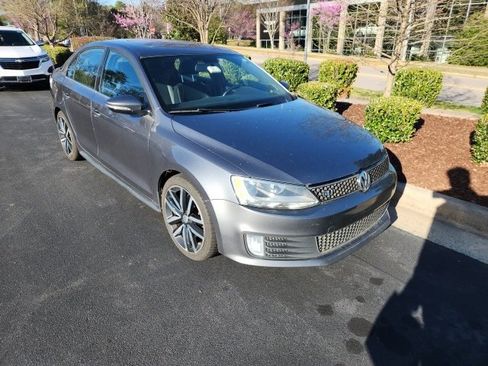 Used 2014 Volkswagen Jetta GLI image 2