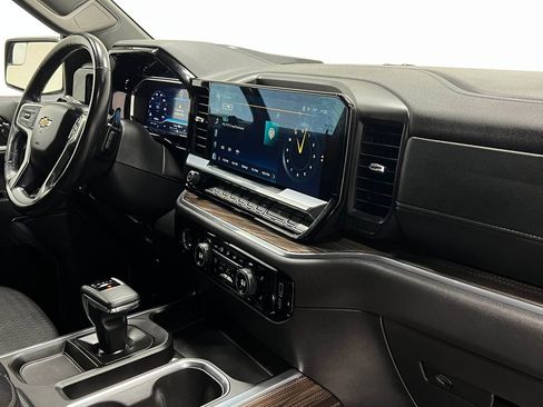 Used 2023 Chevrolet Silverado 1500 LT Trail Boss image 18