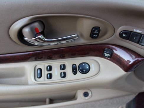 Used 2004 Buick Le Sabre Limited FWD image 17