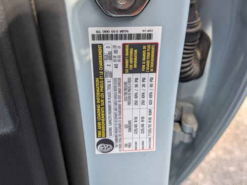 Used 2025 Volkswagen Jetta SE w/ Sunroof Package FWD image 38