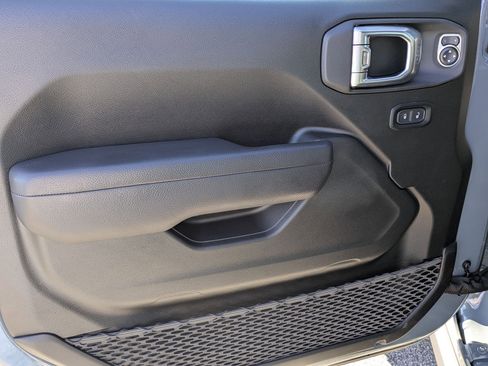 Used 2024 Jeep Wrangler Rubicon w/ Safety Group image 10