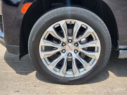 Used 2021 GMC Yukon Denali AWD/4WD image 10