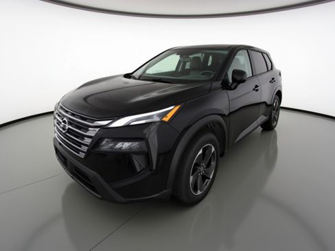 Used 2025 Nissan Rogue SV FWD image 3