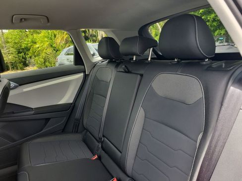 New 2026 Volkswagen Taos SE FWD image 7