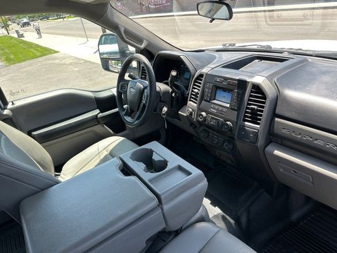 Used 2020 Ford F250 XL w/ Power Equipment Group image 7