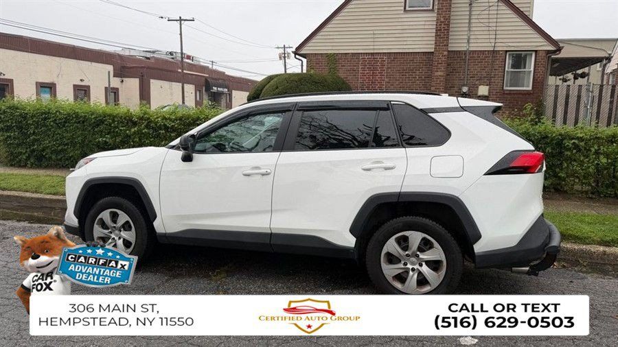 Used 2020 Toyota RAV4 LE AWD/4WD image 8