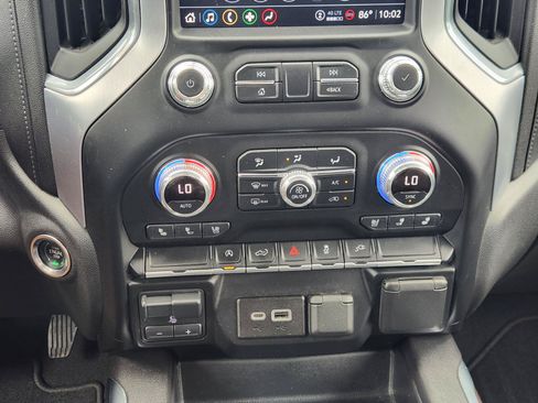 Used 2021 GMC Sierra 1500 SLT AWD/4WD image 18