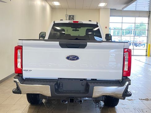 New 2026 Ford F250 XLT w/ FX4 Off-Road Package AWD/4WD image 6
