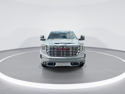 Used 2025 GMC Sierra 1500 Denali w/ Denali Reserve Package AWD/4WD image 3