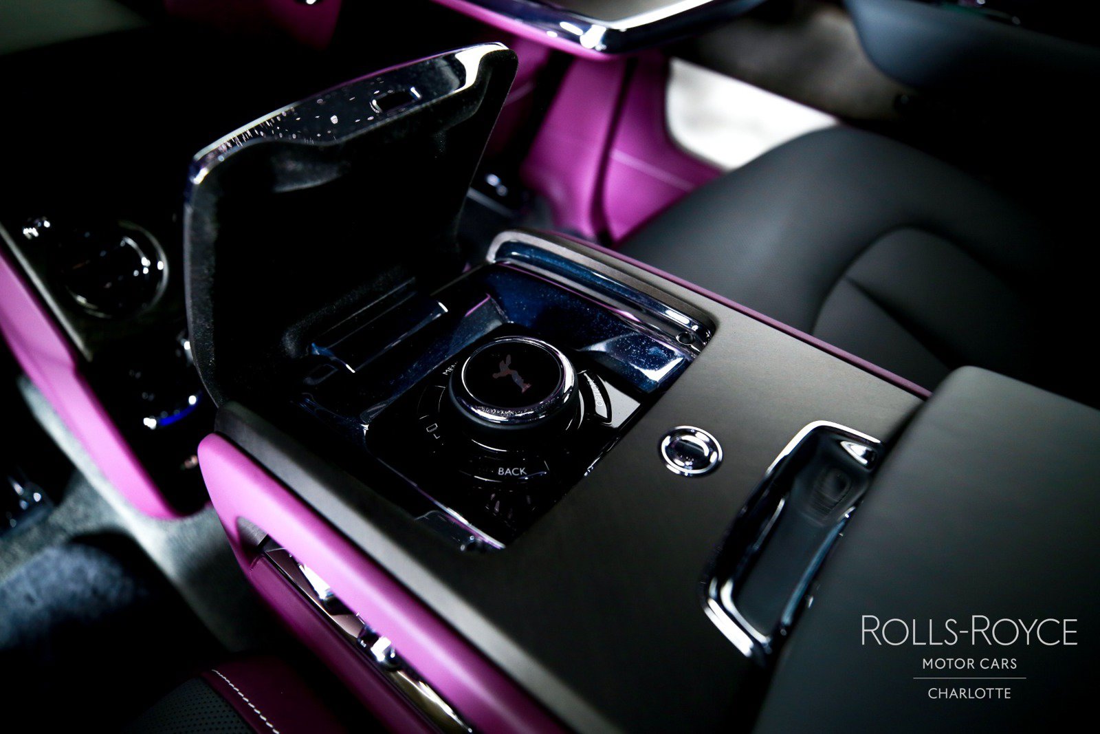 Certified 2025 Rolls-Royce Cullinan AWD/4WD image 22