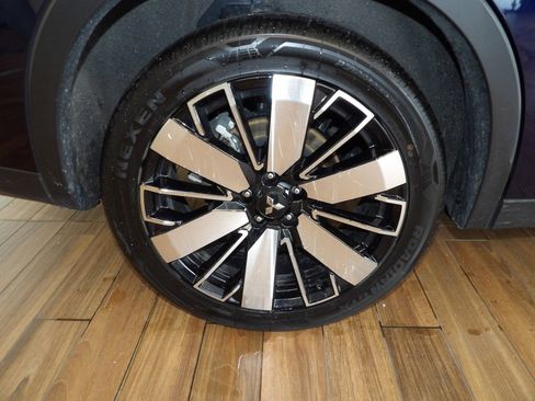 Used 2025 Mitsubishi Outlander SE image 5