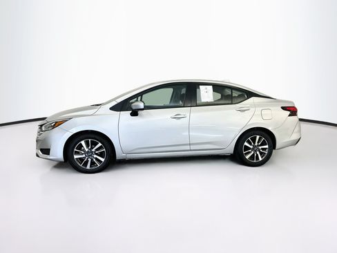 Used 2025 Nissan Versa SV FWD image 4