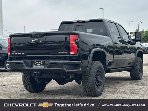 New 2026 Chevrolet Silverado 2500 ZR2 AWD/4WD image 4