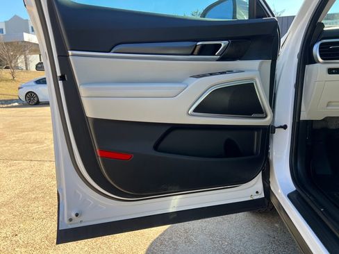 Used 2024 Kia Telluride S w/ S Sunroof Package image 12