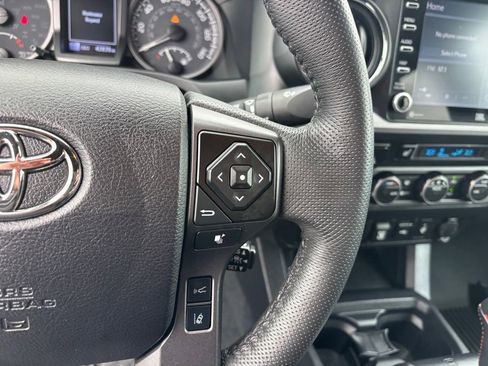 Used 2022 Toyota Tacoma TRD Pro AWD/4WD image 17