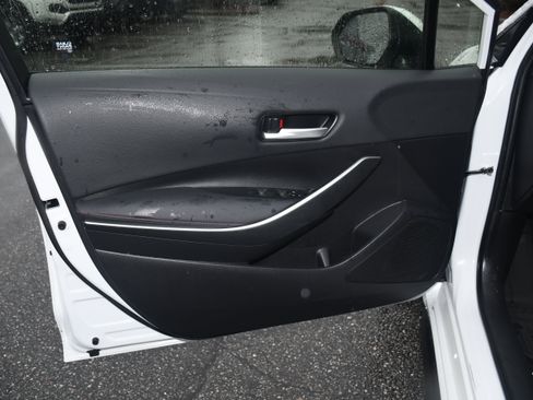 Certified 2023 Toyota Corolla LE image 9