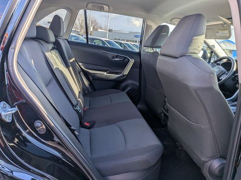 Used 2025 Toyota RAV4 XLE image 31
